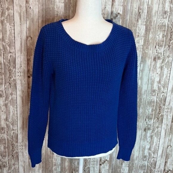 Women's Joe Fresh Blue Crew Neck Sweater size Medium - Picture 1 of 4